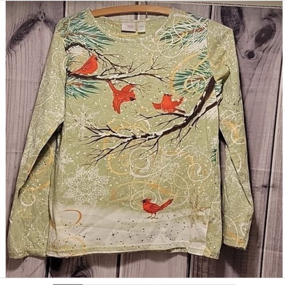 size XL, bust is up to 44” inches, four cardinals pretty shirt, new condition - Picture 1 of 9